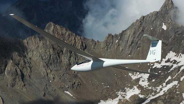 Schleicher-ASW20-Sailplane-Inflight-Mountain.jpg