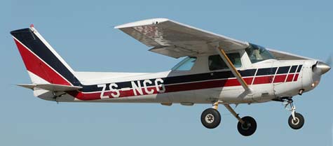 Cessna-150-flying