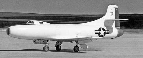 Douglas D5581 Skystreak on runway fiddlersgreen