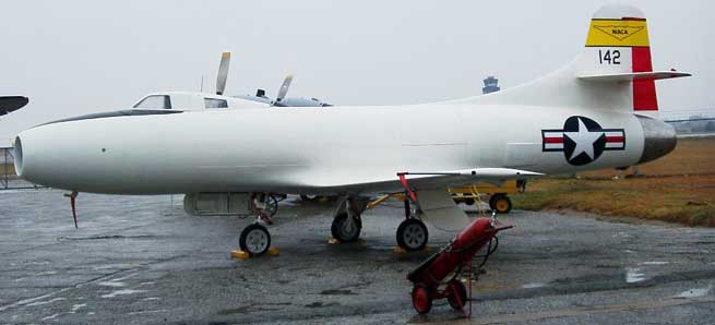 Douglas Skystreak in the rain