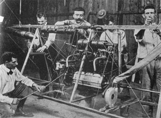 santos dumont's engine crew