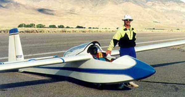 BJ-1B Duster with pilot