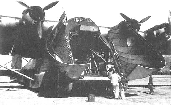 Me-323-Huge clamshell doors
