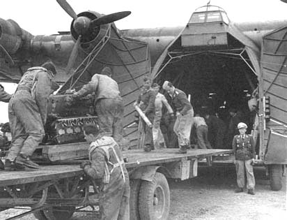 Me-323-loading engine