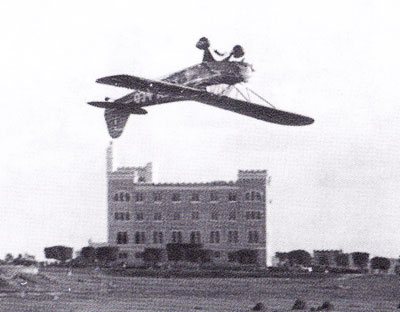 Inverted Cub Flight