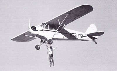 Piper Cub Air Stunt