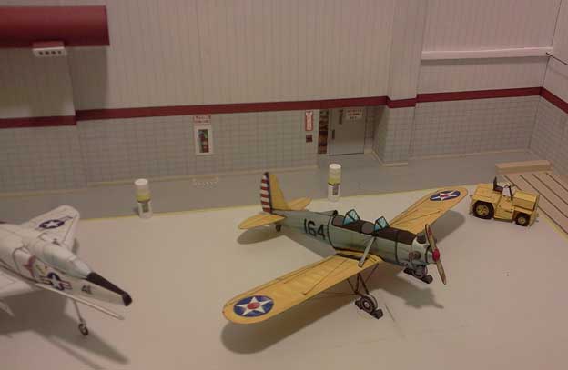PT-22 cardmodel in Hanger