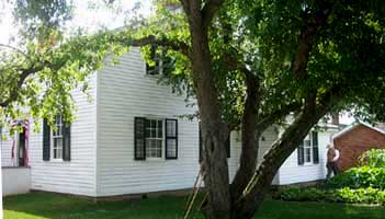 RH side view of Henry Ford's Birthplace