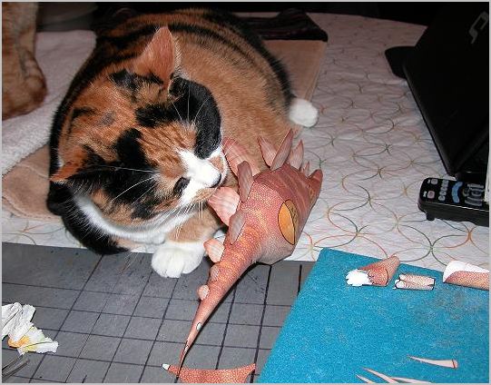 cat and Stegosaurus 4