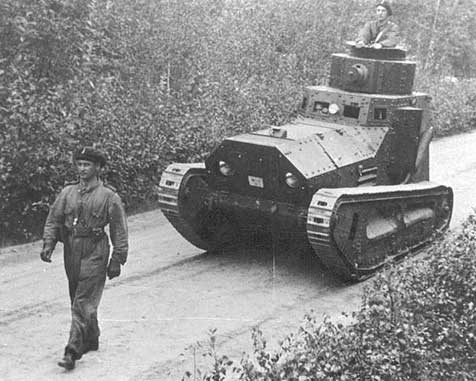 Leichter-Kampfwagen-LK-II WWI German Tank-in winter