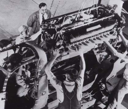 P-39 Airacobra engine installing