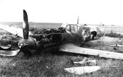 taran et sa première sortie  Messerschmitt-Bf-109-WWII-Nazi-Fighter-Crash