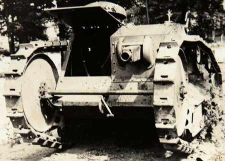 Ford M1918 WWI 3 ton light Tank with .30 caliber Browning Machine Gun MG